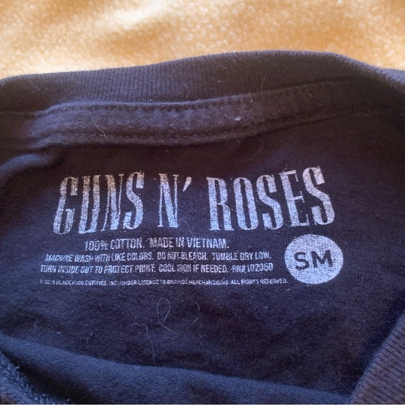 Guns N’ Roses tee, small - Picture 4 of 5